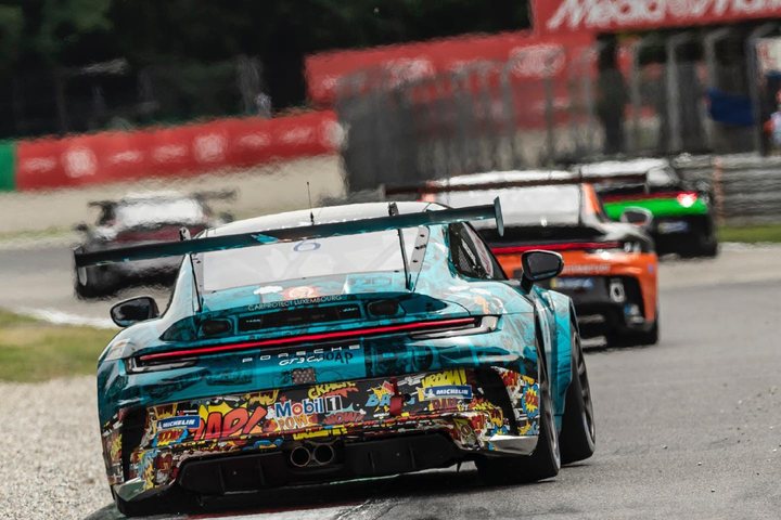 CR6 Porsche 992 GT3 Cup · 2021 · photograph 7