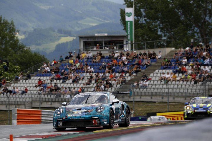 CR6 Porsche 992 GT3 Cup · 2021 · photograph 4